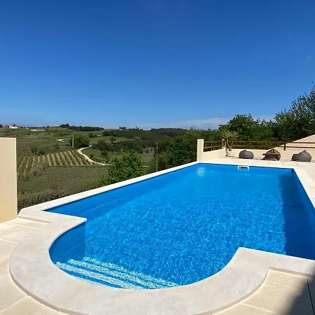 Terra Luso Proche De Montejunto Bed & Breakfast 3*
